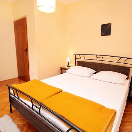 Apartmán With Parking Space - 2423