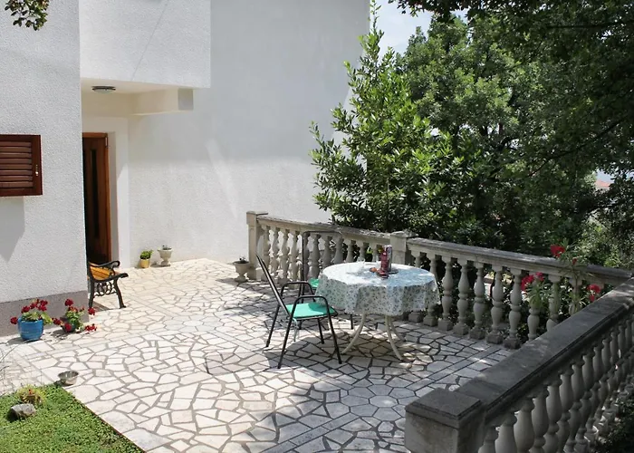 With Parking Space - 2423 Novi Vinodolski