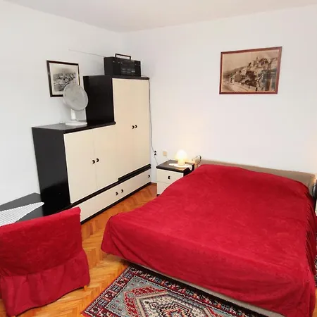 With A Parking Space - 2423 Apartment Novi Vinodolski