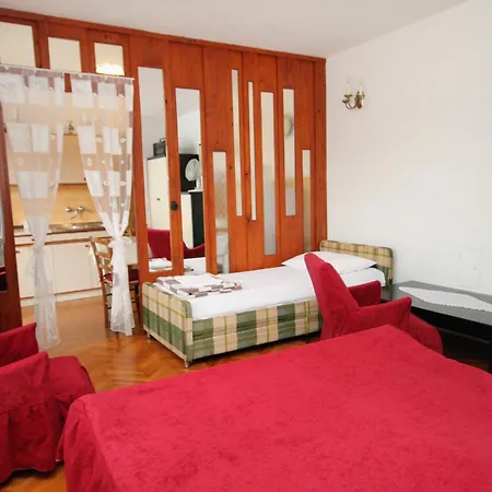 With A Parking Space - 2423 Apartment Novi Vinodolski
